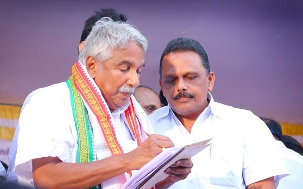 Sri Sabu K. Jacob with Hon. Oommen Chandy
